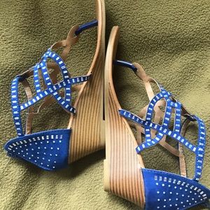 NIB CUTE 💙 Royal Blue 💙 Sz 10 Sandals